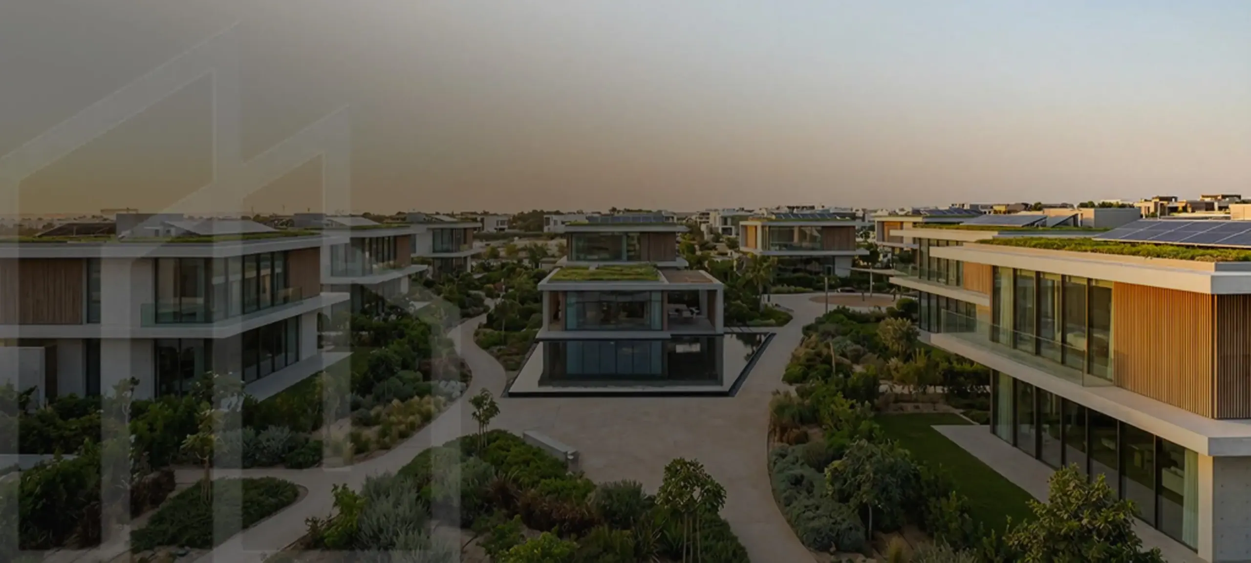 Akşam ışığında modern villa yerleşimi — Redwood Premium Works’ün Mersin’de sunduğu anahtar teslim villa anlayışı